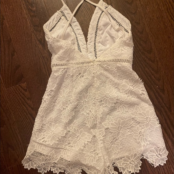 white lace romper never worn - Picture 2 of 3